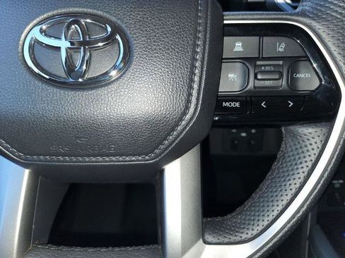 Used 2023 Toyota Sequoia Limited image 27