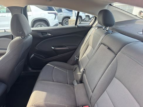 Certified 2018 Chevrolet Cruze LT w/ Convenience Package FWD image 32