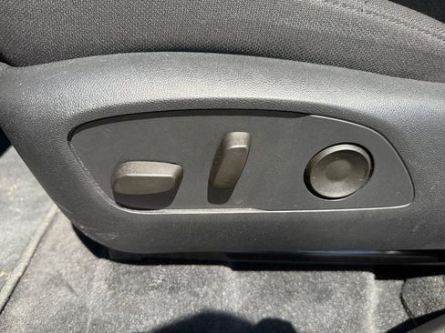 Used 2025 GMC Acadia Elevation AWD/4WD image 27