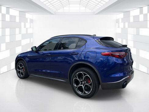 Used 2022 Alfa Romeo Stelvio Ti AWD/4WD image 5