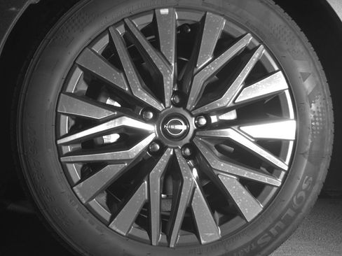 Used 2025 Nissan Altima 2.5 SV FWD image 12