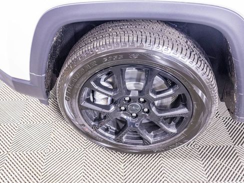 New 2026 Jeep Compass Latitude image 40