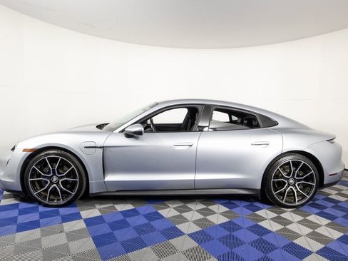 Used 2022 Porsche Taycan image 7