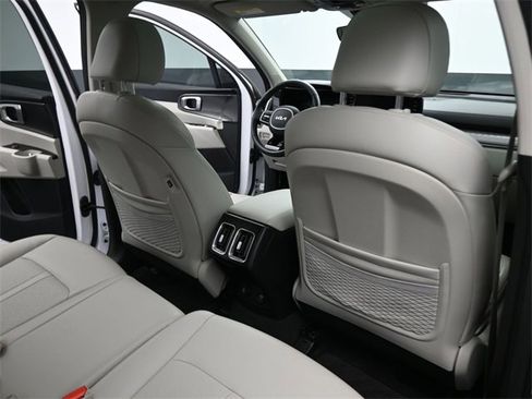 Used 2023 Kia Sorento S w/ Panoramic Sunroof Package image 25