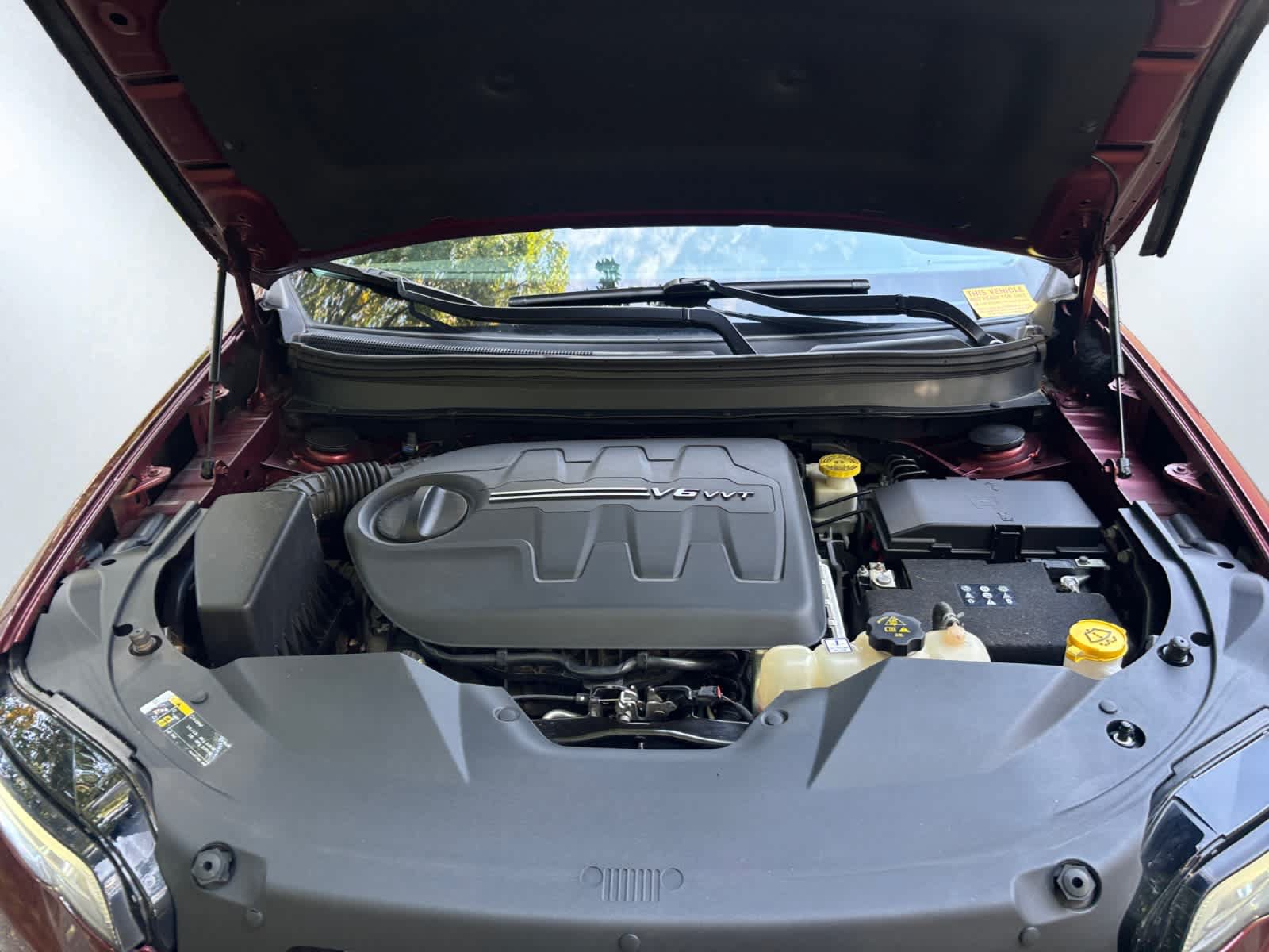 Used 2019 Jeep Cherokee Limited AWD/4WD image 8