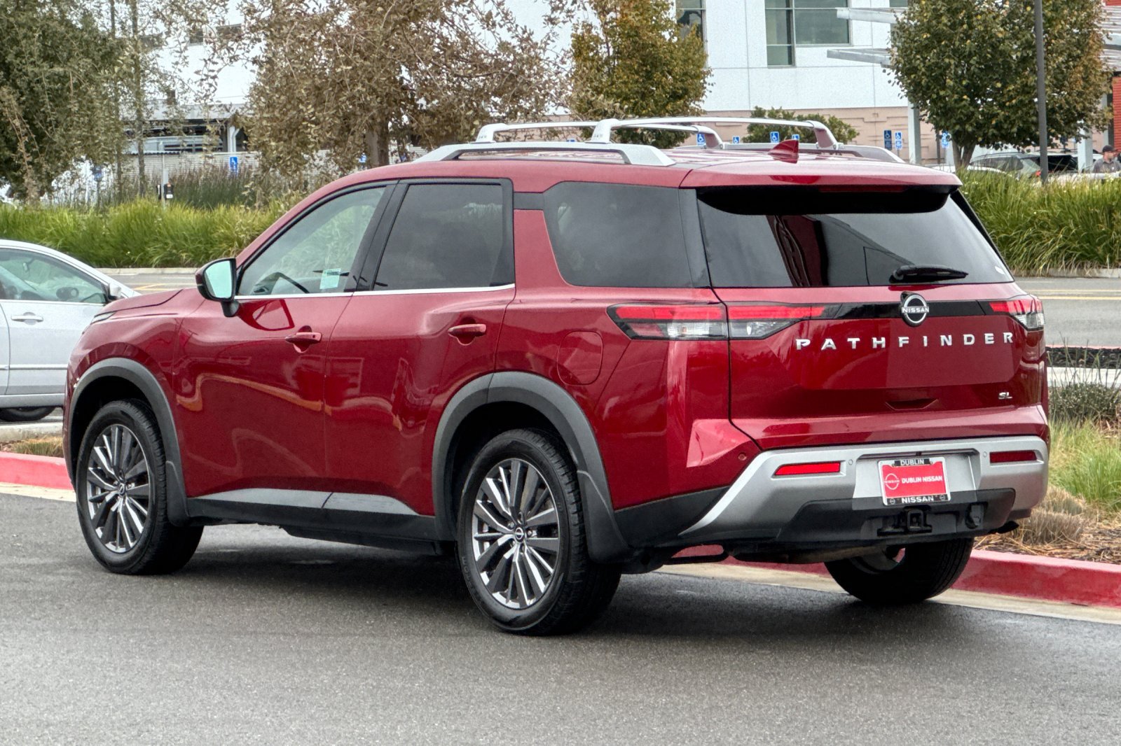 Certified 2023 Nissan Pathfinder SL w/ SL Premium Package FWD image 6