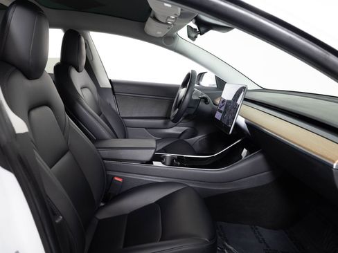 Used 2019 Tesla Model 3 Long Range image 26