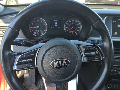 Used 2019 Kia Optima S image 9