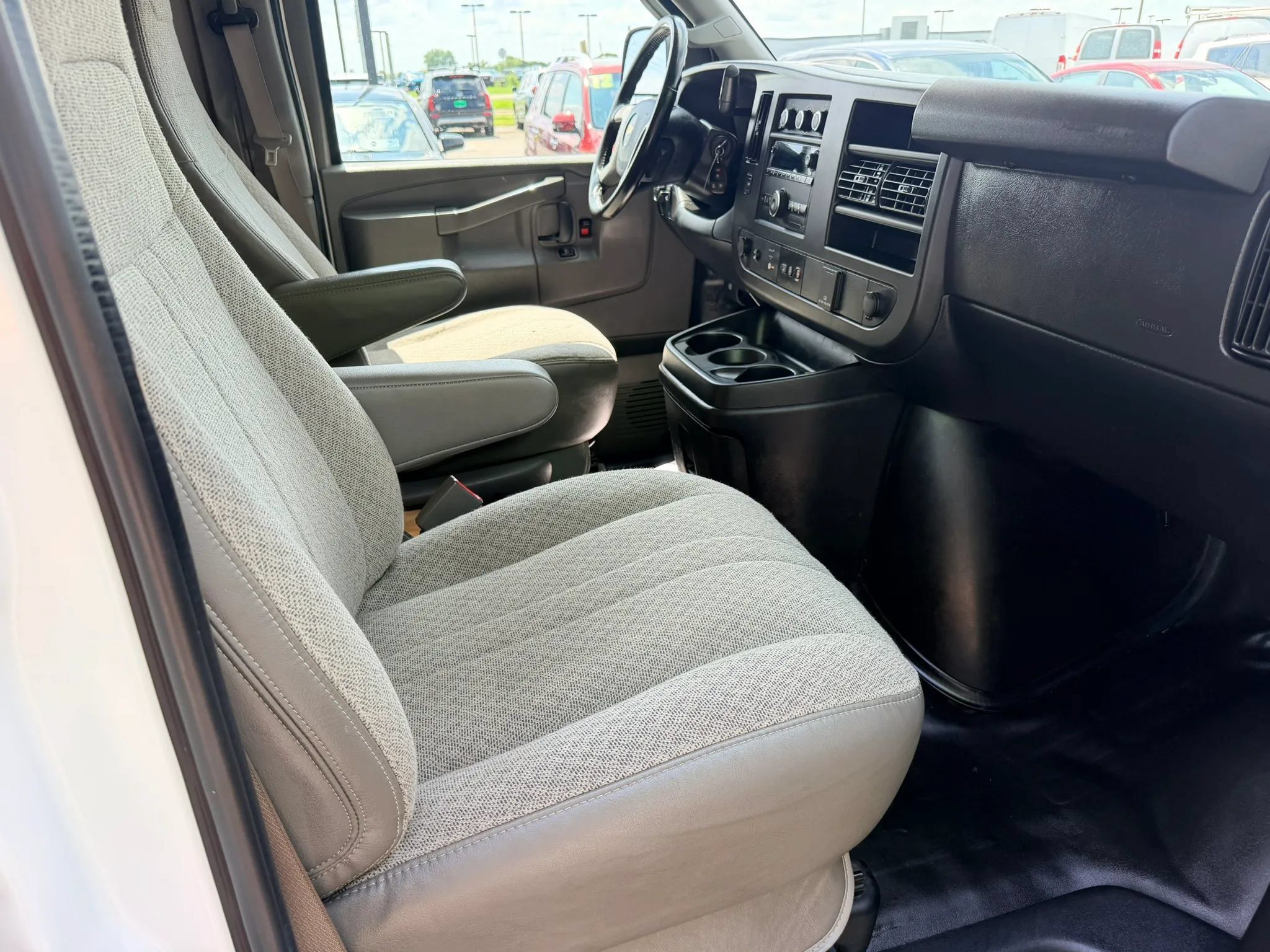 Used 2019 Chevrolet Express 3500 w/ Driver Convenience Package RWD image 11