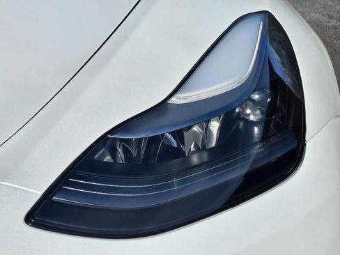 Used 2025 Tesla Model Y Long Range image 27