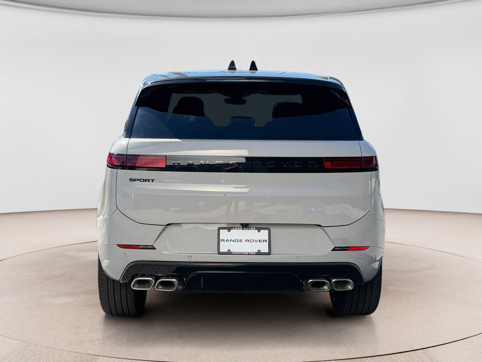 New 2027 Land Rover Range Rover Sport Dynamic SE AWD/4WD image 4