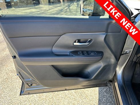 Certified 2025 Nissan Kicks SR image 10