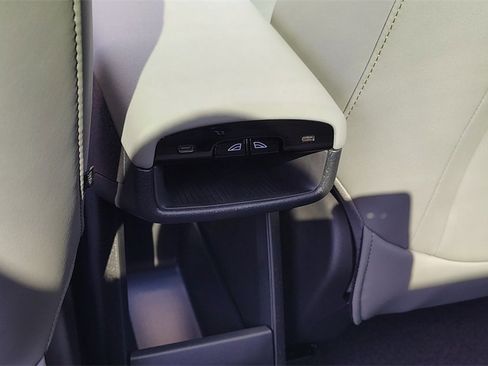 New 2025 Volvo EX30 Plus w/ Climate Package image 28