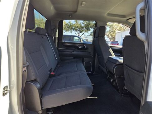 Used 2025 Chevrolet Silverado 2500 LT w/ Convenience Package image 24