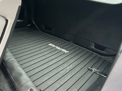 Used 2025 Toyota RAV4 XLE AWD/4WD image 35