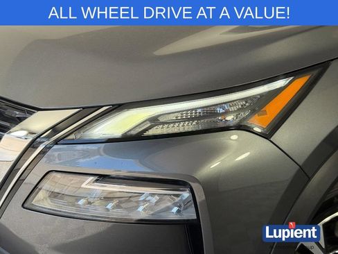 Used 2023 Nissan Rogue SV AWD/4WD image 14