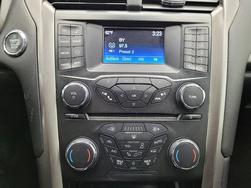 Used 2018 Ford Fusion SE image 25