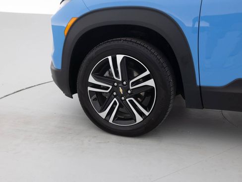 Used 2024 Chevrolet TrailBlazer LT w/ LT Cold Weather Package AWD/4WD image 18