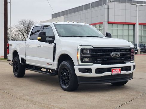 Used 2023 Ford F250 Lariat w/ Black Appearance Package image 2