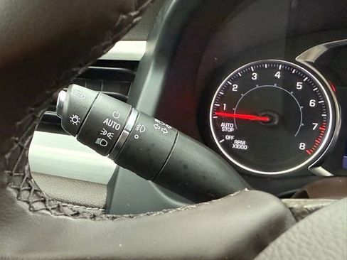 Used 2023 GMC Acadia SLT image 44