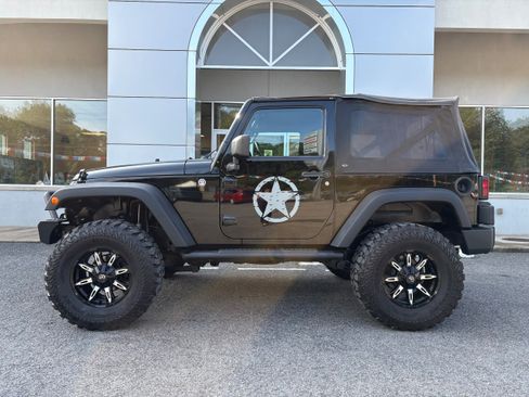 Used 2013 Jeep Wrangler Sport AWD/4WD image 2