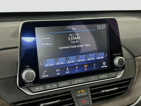 Used 2025 Nissan Altima 2.5 SV FWD image 21