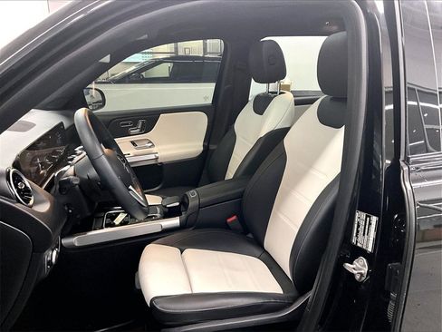 Used 2022 Mercedes-Benz GLB 250 4MATIC image 10