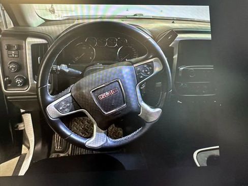 Used 2017 GMC Sierra 1500 SLE w/ SLE Value Package AWD/4WD image 4