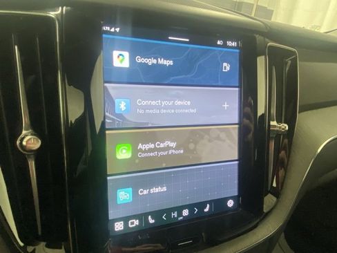 Used 2025 Volvo XC60 B5 Plus image 18