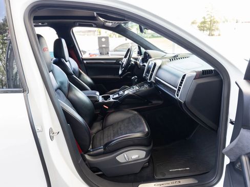Used 2017 Porsche Cayenne GTS image 20