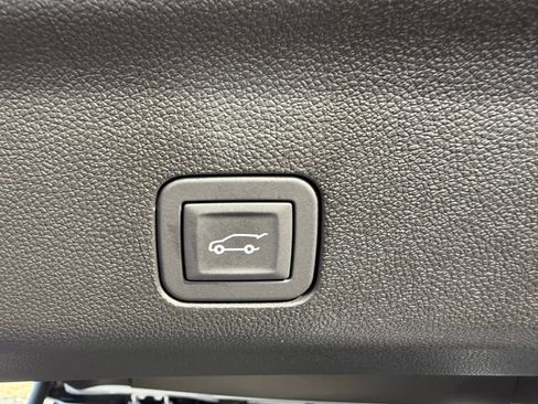 New 2026 Chevrolet Suburban High Country image 21