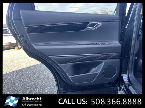 Used 2025 Genesis GV80 2.5T Standard image 14