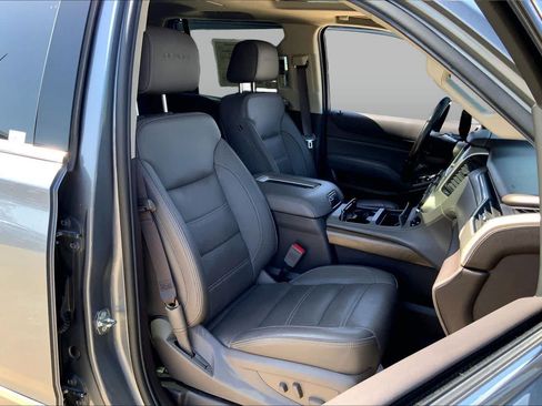 Used 2019 GMC Yukon Denali w/ Denali Ultimate Package AWD/4WD image 8