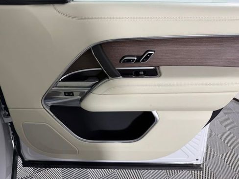 New 2025 Land Rover Range Rover SE image 33