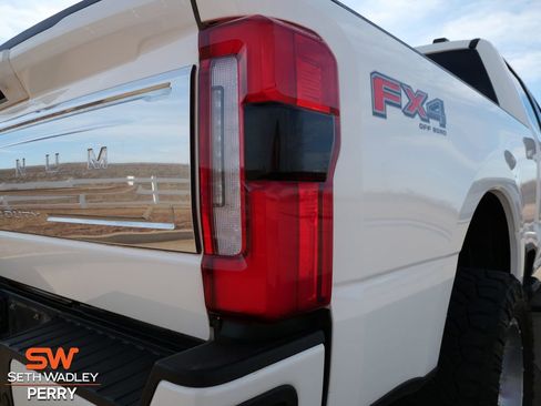 Used 2023 Ford F250 Platinum w/ FX4 Off-Road Package image 12