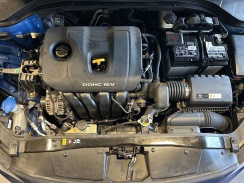 Used 2017 Hyundai Elantra SE image 33