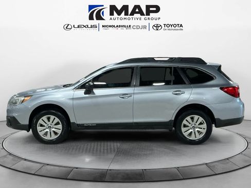 Used 2017 Subaru Outback 2.5i image 2
