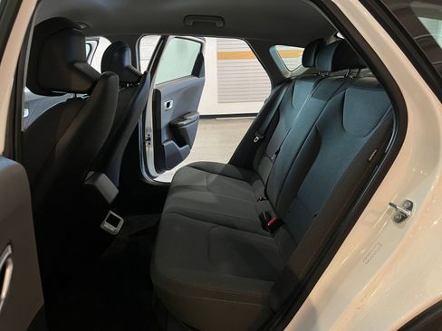 Used 2025 Kia K4 LXS image 24