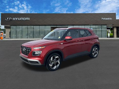 Used 2025 Hyundai Venue SEL FWD image 1