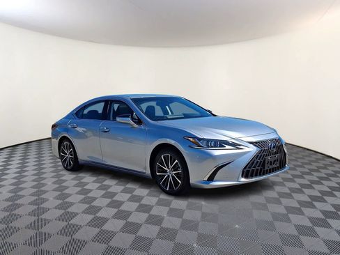 Used 2024 Lexus ES 350 w/ Premium Package FWD image 4