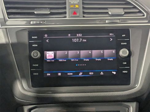 Used 2022 Volkswagen Tiguan SE image 18