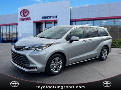 Used 2023 Toyota Sienna Platinum