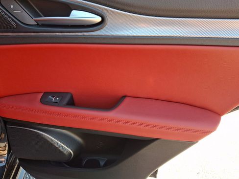 Used 2020 Alfa Romeo Stelvio Ti Sport AWD/4WD image 14