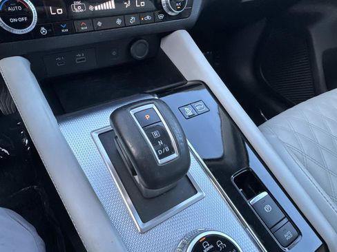 Used 2024 Mitsubishi Outlander SEL image 24