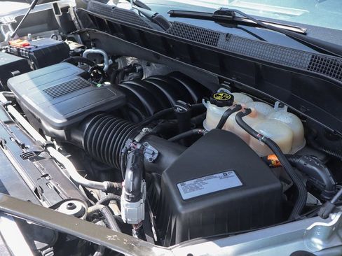 Used 2020 Chevrolet Silverado 1500 LT AWD/4WD image 12