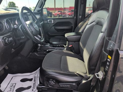 Used 2021 Jeep Wrangler Sport AWD/4WD image 9