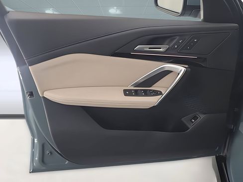 Used 2025 BMW X1 xDrive28i w/ Convenience Package image 5