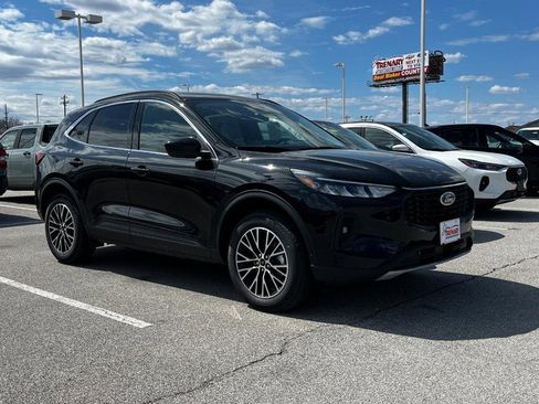 New 2025 Ford Escape PHEV FWD image 2