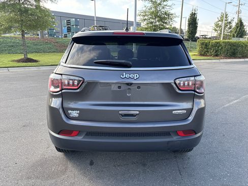 Certified 2022 Jeep Compass Latitude FWD image 8
