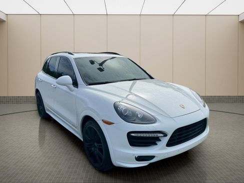 Used 2014 Porsche Cayenne GTS AWD/4WD image 8